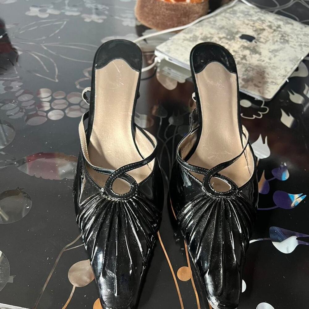 Womans kitten heels size 13